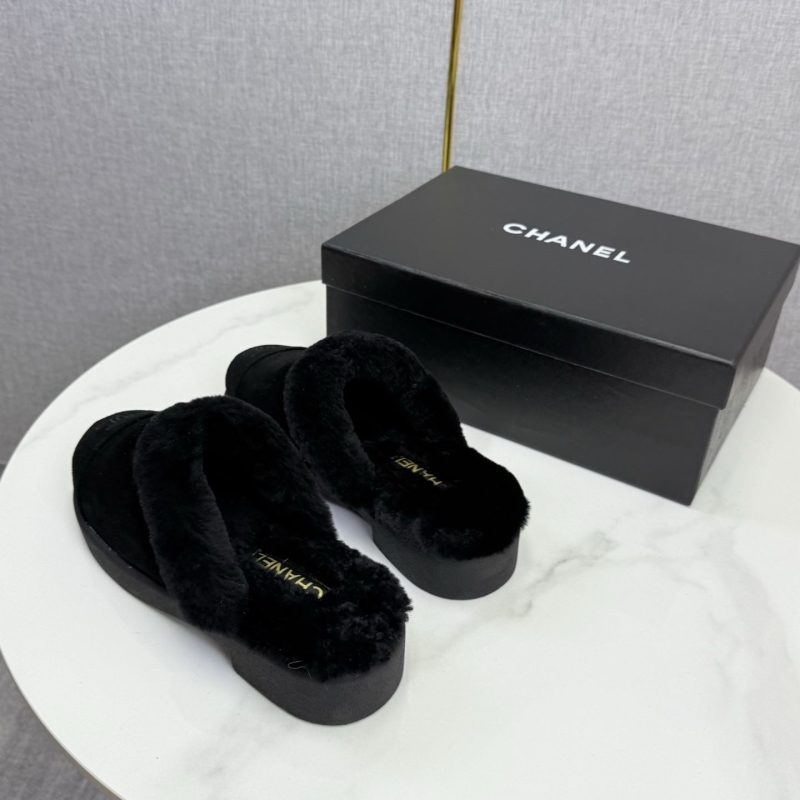 Ch**el slippers